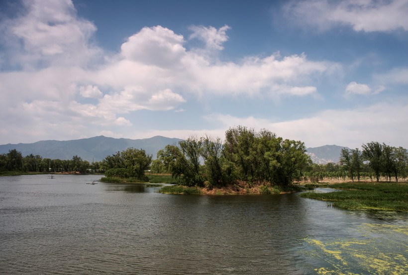 点击大图看下一张：北京稻香湖风景图片