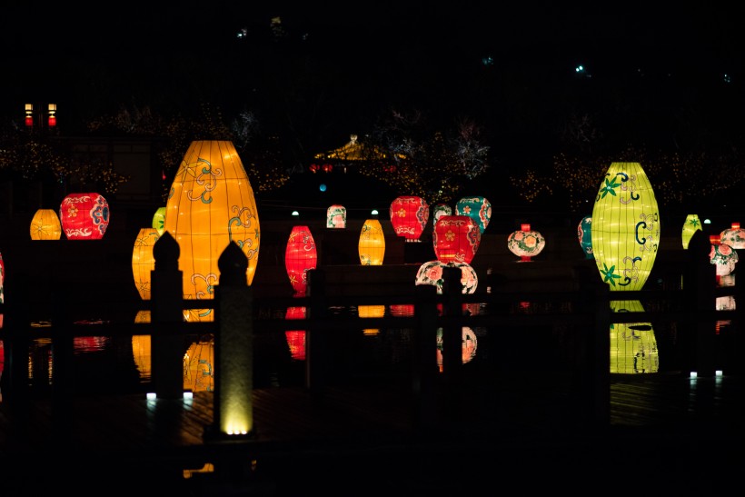 点击大图看下一张：陕西西安大唐芙蓉园美丽夜景图片