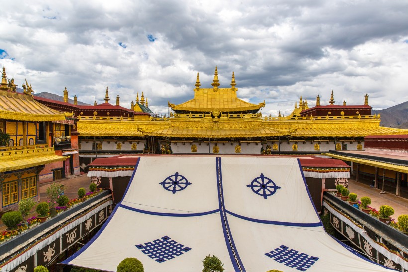 点击大图看下一张：西藏大昭寺风景图片