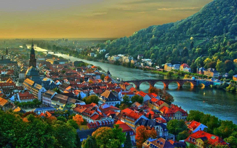 点击大图看下一张：德国城市风景图片
