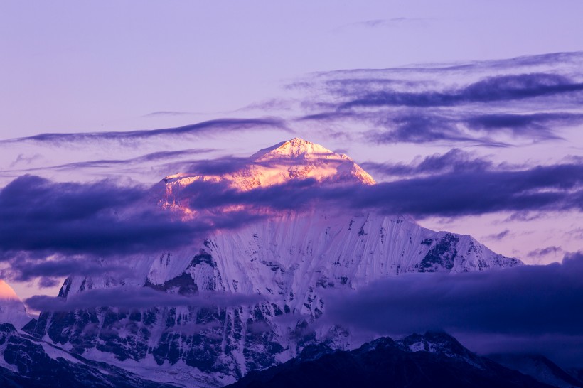 点击大图看下一张：尼泊尔道拉吉里峰风景图片