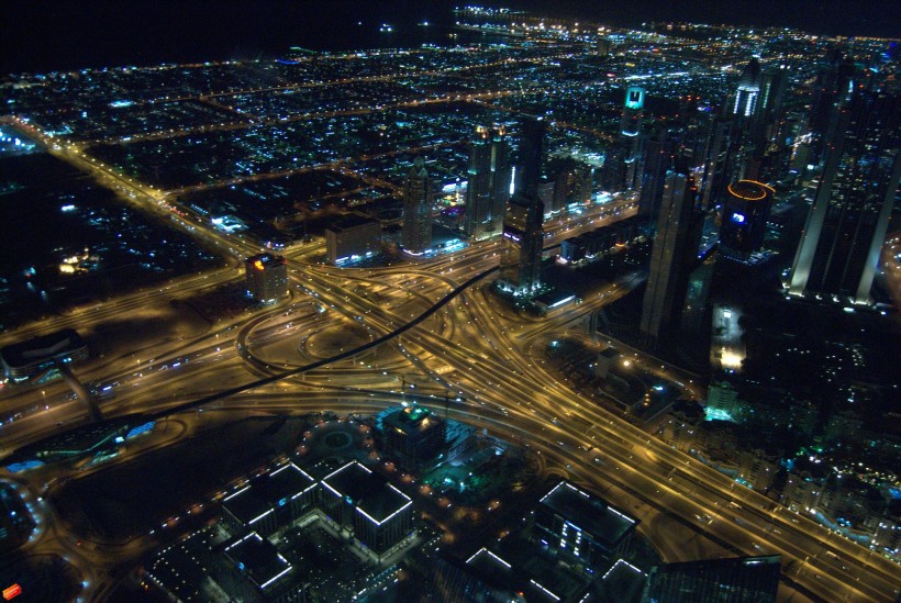 点击大图看下一张：迪拜夜景图片