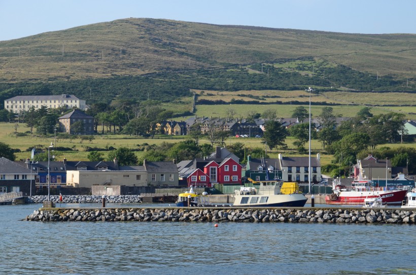 点击大图看下一张：爱尔兰丁勒小镇风景图片