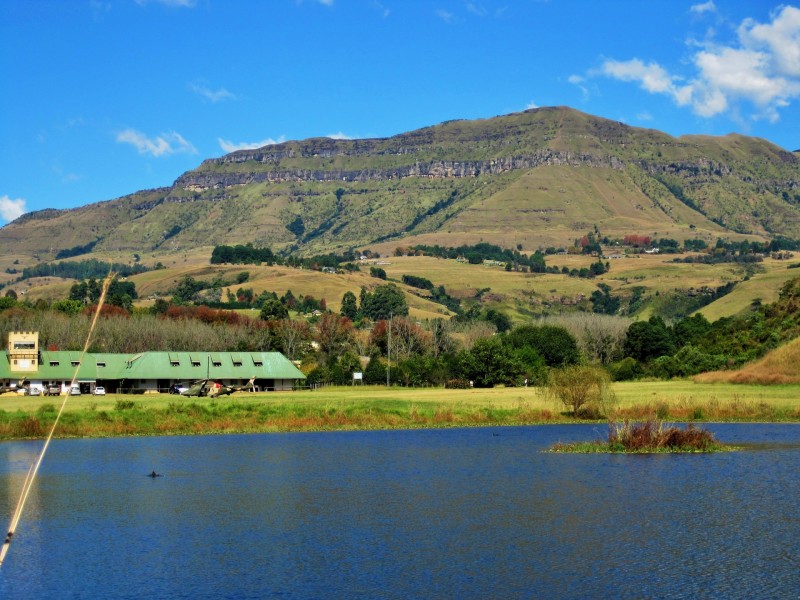 点击大图看下一张：南非德拉肯斯风景图片