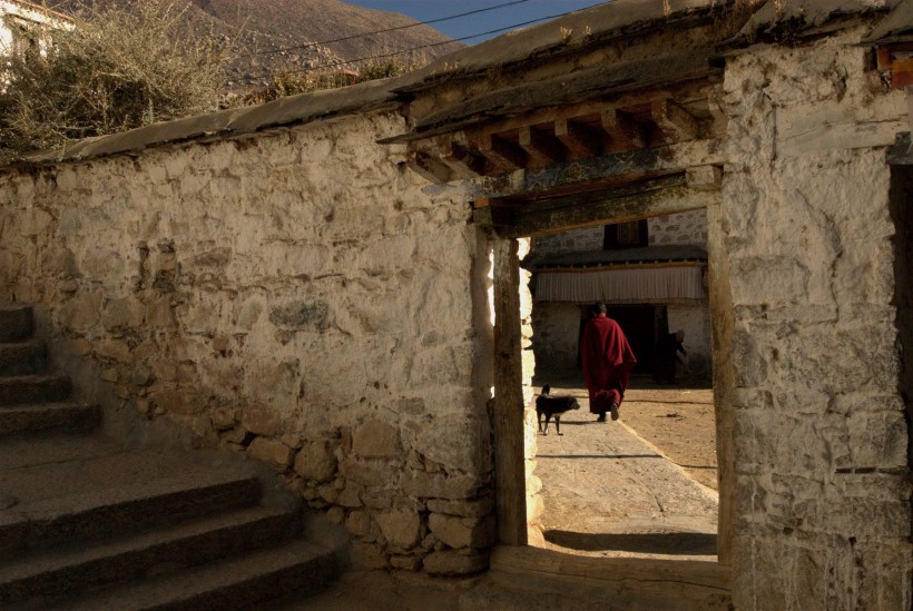点击大图看下一张：西藏哲蚌寺风景图片