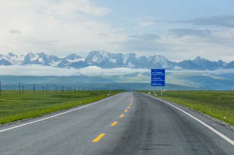 点击大图看下一张：新疆独库公路风景图片