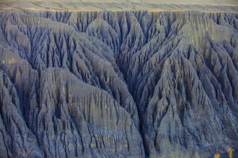 点击大图看下一张：新疆独山子大峡谷风景图片