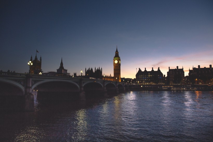 点击大图看下一张：英国伦敦伊丽莎白塔图片