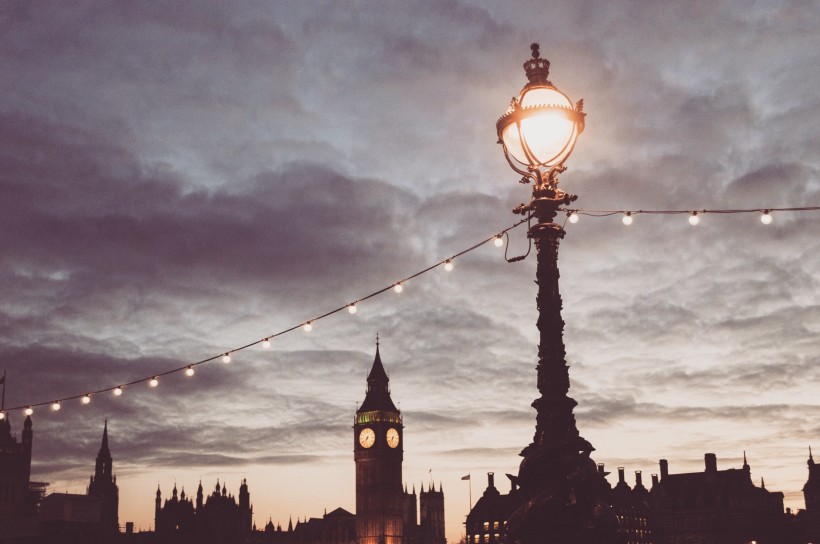 点击大图看下一张：英国伦敦伊丽莎白塔图片