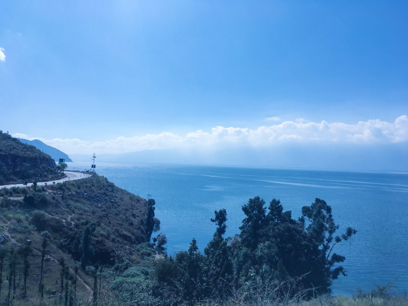 点击大图看下一张：云南大理洱海风景图片