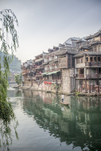 点击大图看下一张：湖南湘西凤凰古城风景图片