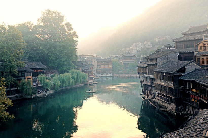 点击大图看下一张：湖南湘西凤凰古城风景图片