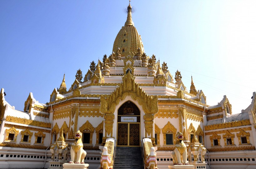 点击大图看下一张：缅甸仰光佛牙塔风景图片