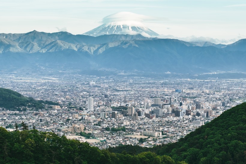 点击大图看下一张：美丽的富士山图片
