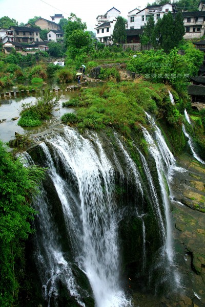 点击大图看下一张：湖南湘西芙蓉镇风景图片