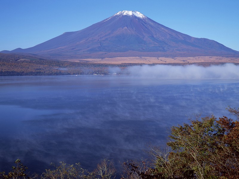 点击大图看下一张：日本富士山自然风光图片