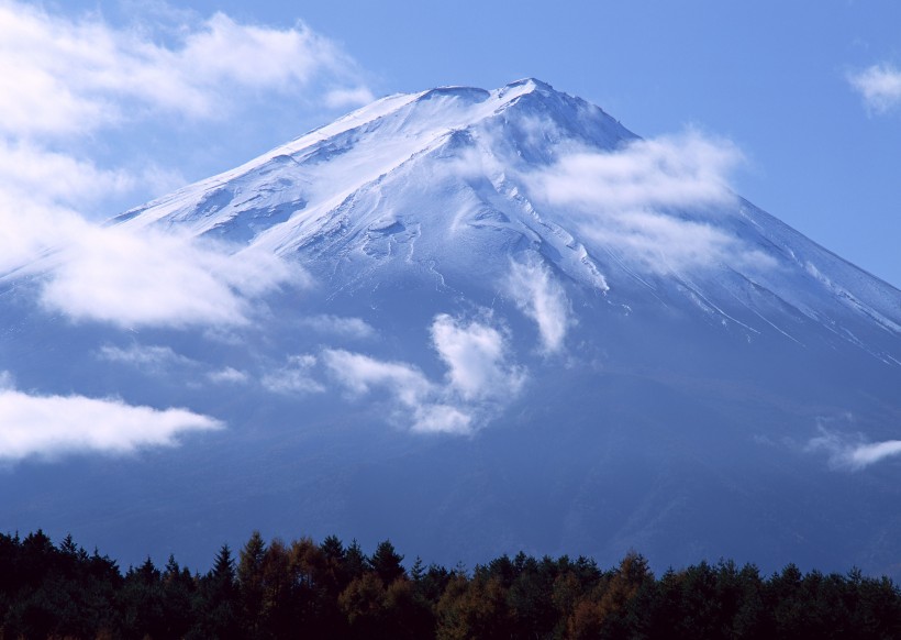 点击大图看下一张：风景优美的富士山图片