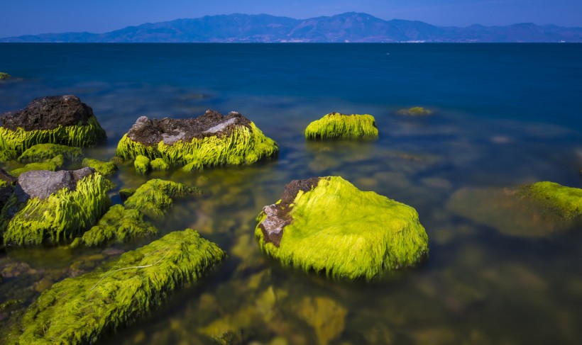 点击大图看下一张：云南抚仙湖风景图片