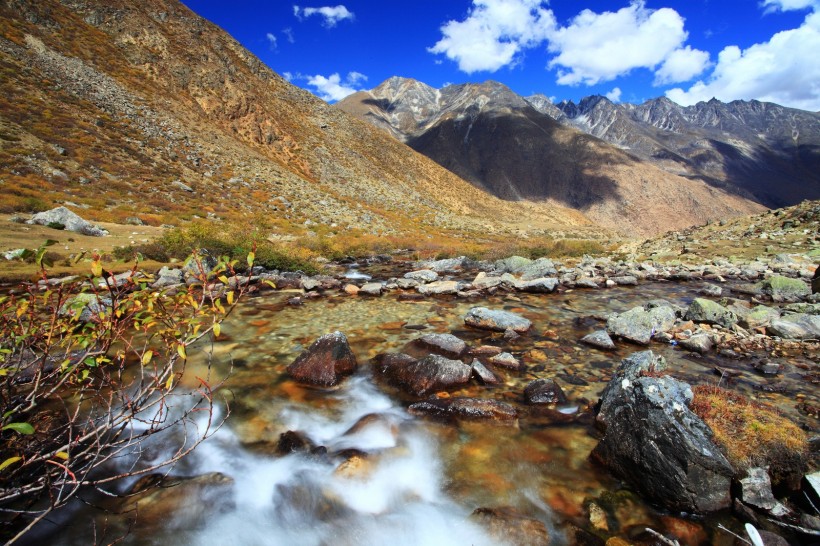 点击大图看下一张：西藏嘎玛沟风景图片