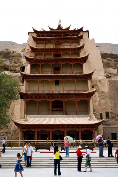 点击大图看下一张：甘肃敦煌莫高窟图片