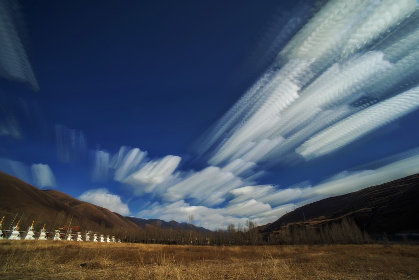 点击大图看下一张：川西高原绚丽天空图片