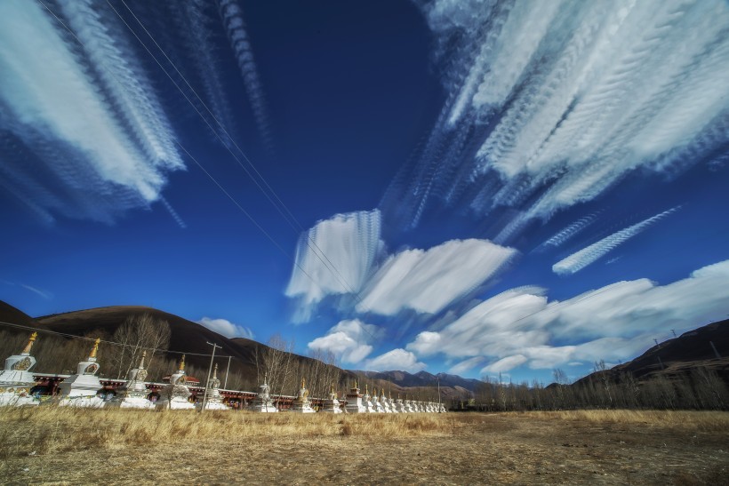 点击大图看下一张：川西高原绚丽天空图片