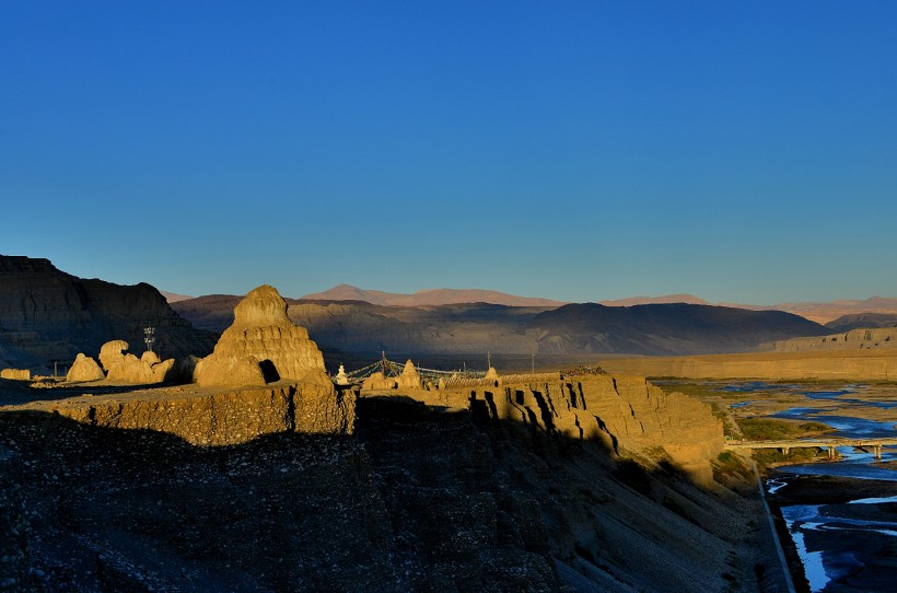 点击大图看下一张：西藏象泉河晨曦风景图片