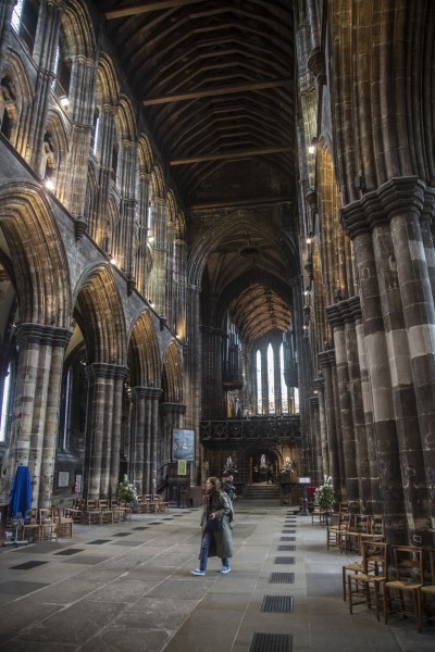 点击大图看下一张：英国格拉斯哥大教堂内部风景图片