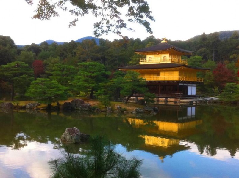 点击大图看下一张：日本京都金阁寺风景图片