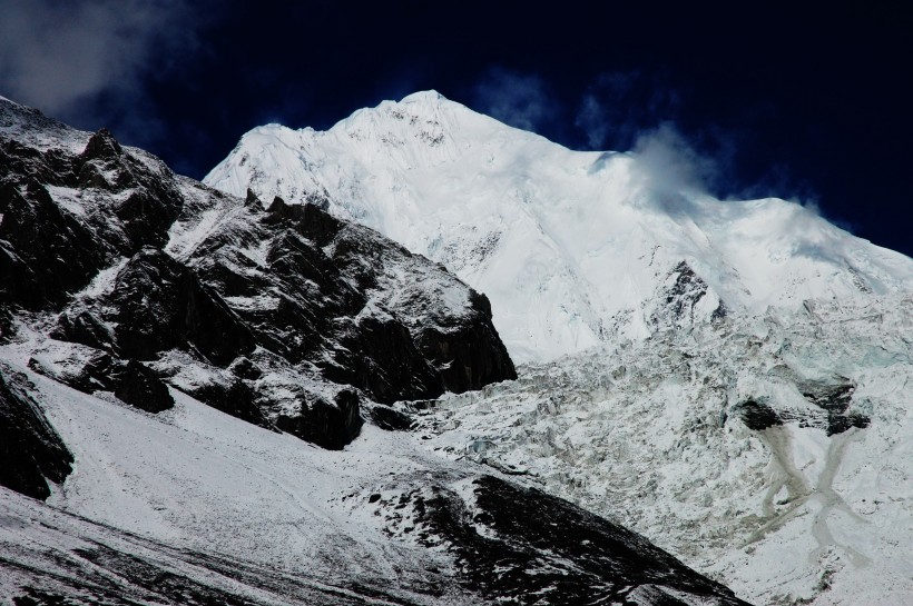 点击大图看下一张：青藏贡嘎雪山风景图片