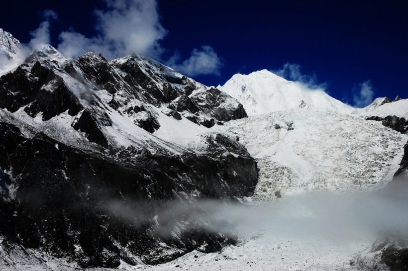 点击大图看下一张：青藏贡嘎雪山风景图片