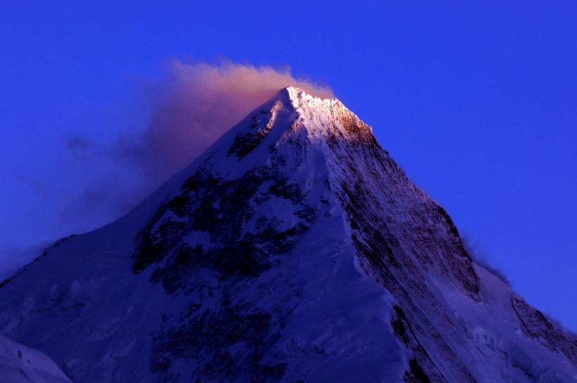 点击大图看下一张：四川贡嘎山风景图片