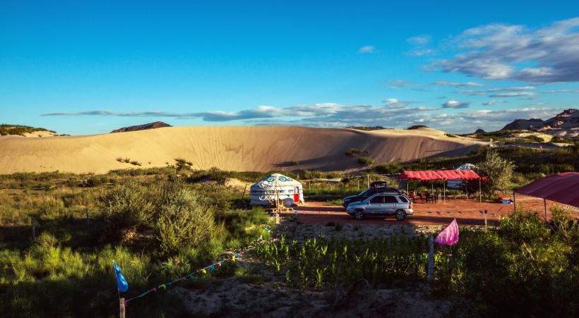 点击大图看下一张：内蒙古贡格尔草原风景图片