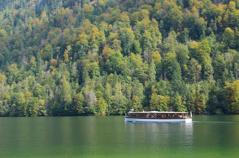 点击大图看下一张：德国国王湖风景图片