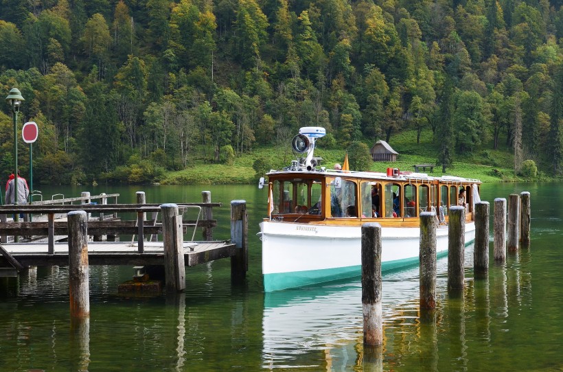 点击大图看下一张：德国国王湖风景图片