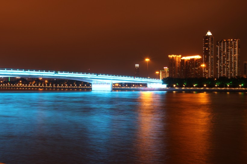 点击大图看下一张：广东广州夜景图片