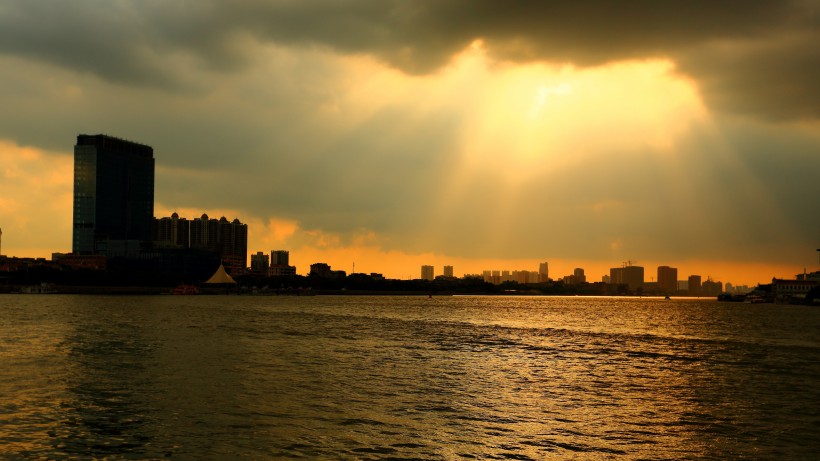 点击大图看下一张：广州白鹅潭夕阳风景图片