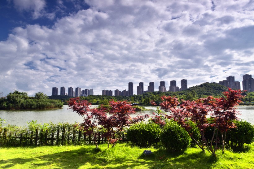 点击大图看下一张：贵州贵阳市观山湖公园图片