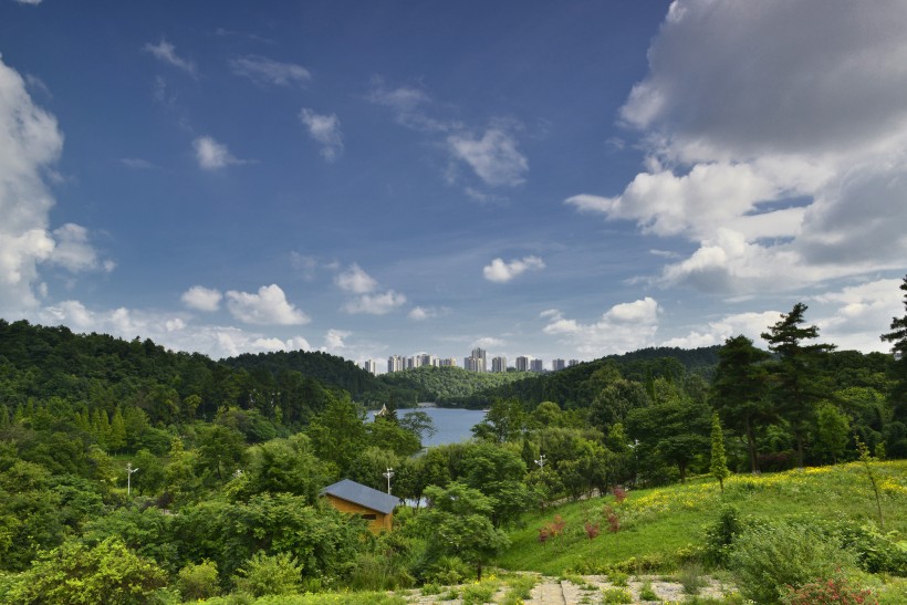 点击大图看下一张：贵州贵阳市观山湖公园图片