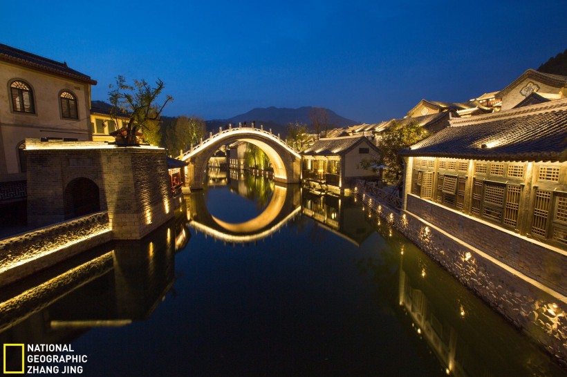 点击大图看下一张：北京密云古北水镇风景图片