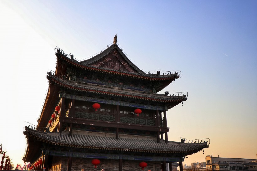 点击大图看下一张：陕西西安古城墙建筑风景图片