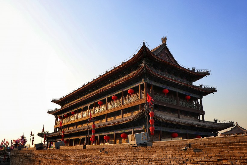 点击大图看下一张：陕西西安古城墙建筑风景图片