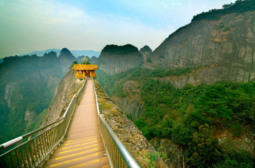 点击大图看下一张：广西桂林天门山风景图片