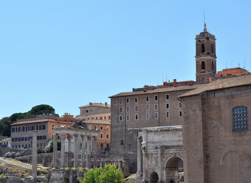 点击大图看下一张：意大利古罗马废墟风景图片