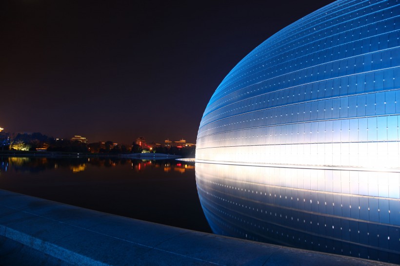 点击大图看下一张：北京国家大剧院夜景图片