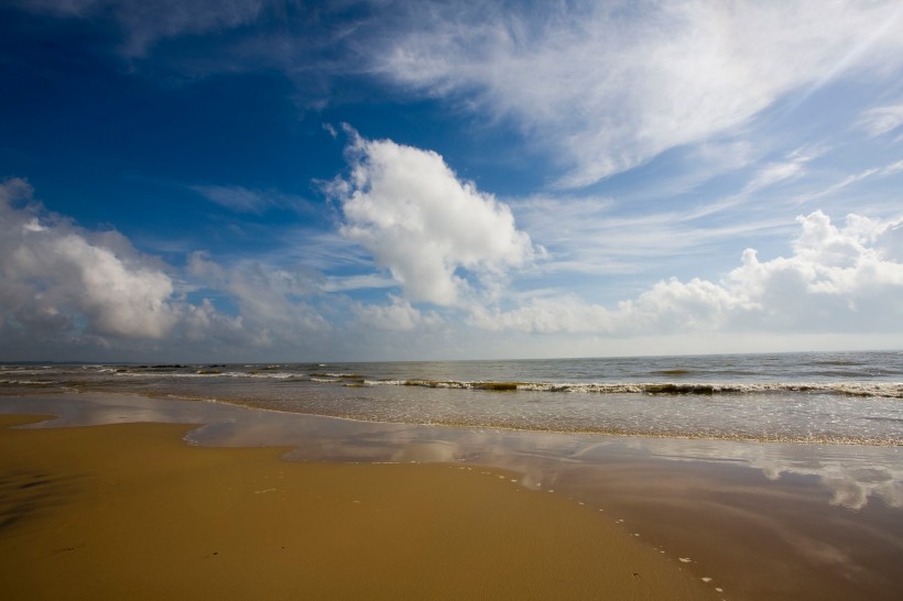 点击大图看下一张：海南博鳌玉带滩图片