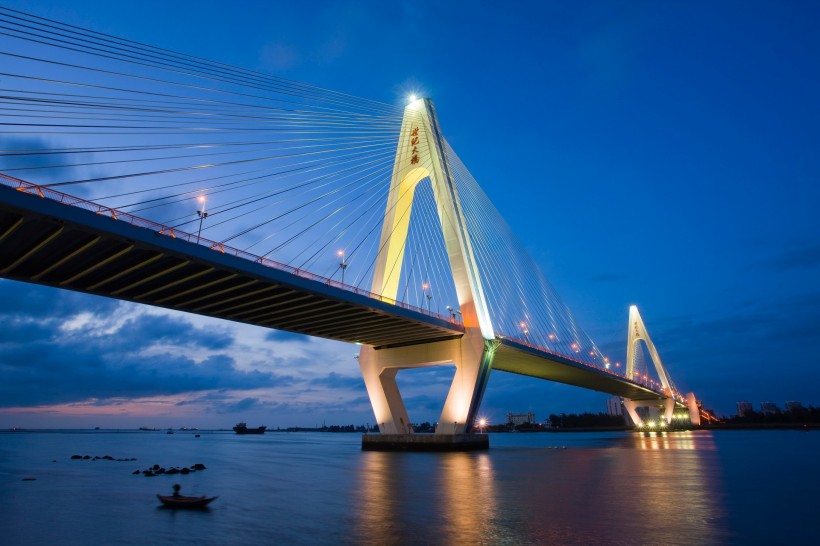 点击大图看下一张：海南海口世纪大桥图片