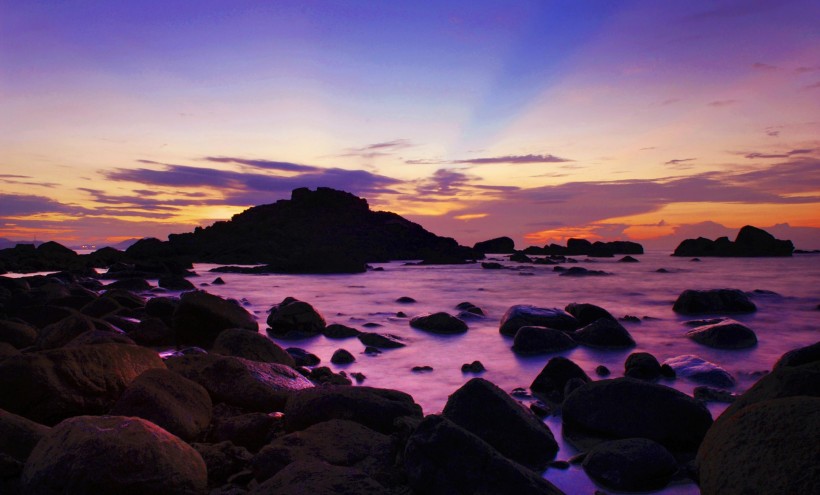 点击大图看下一张：海南三亚海棠湾风景图片