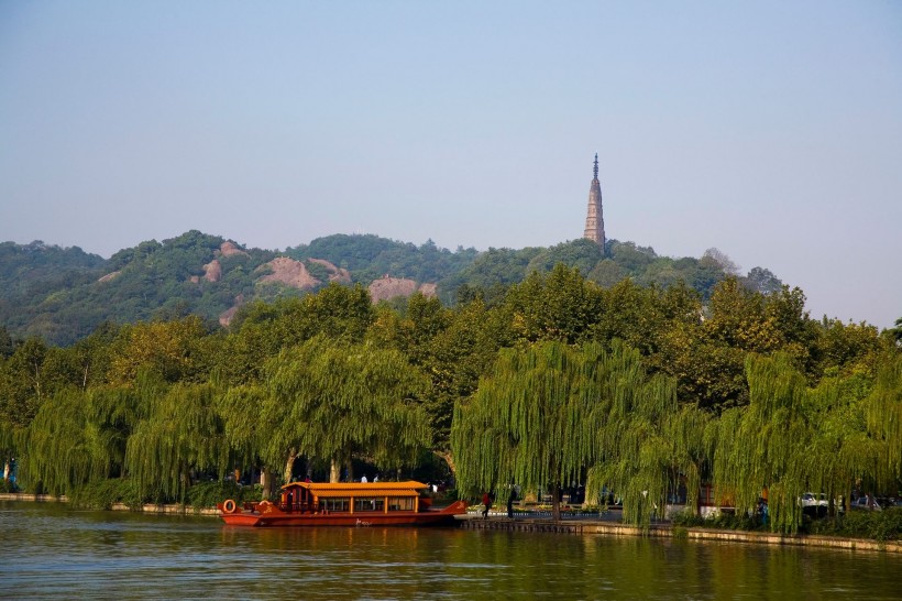 点击大图看下一张：杭州西湖图片