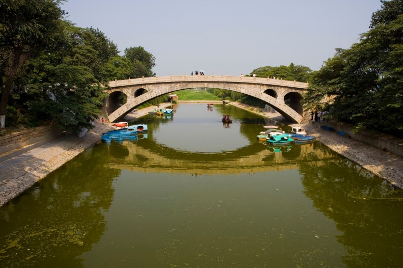 点击大图看下一张：河北赵州桥图片